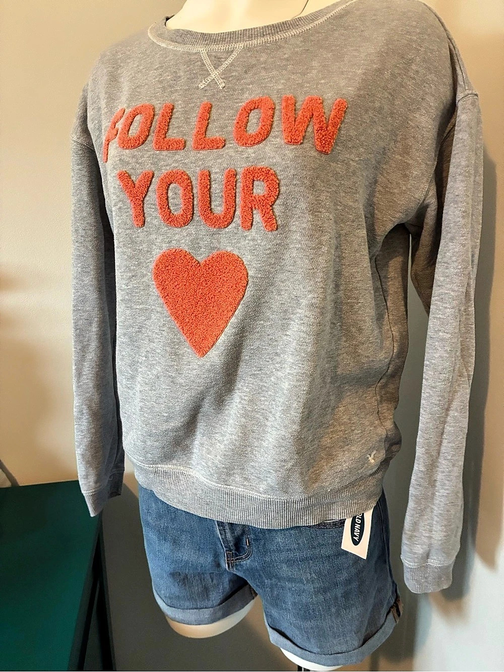 American Eagle Outfitters Graphic Sweatshirt in Gray & Orange Size Medium